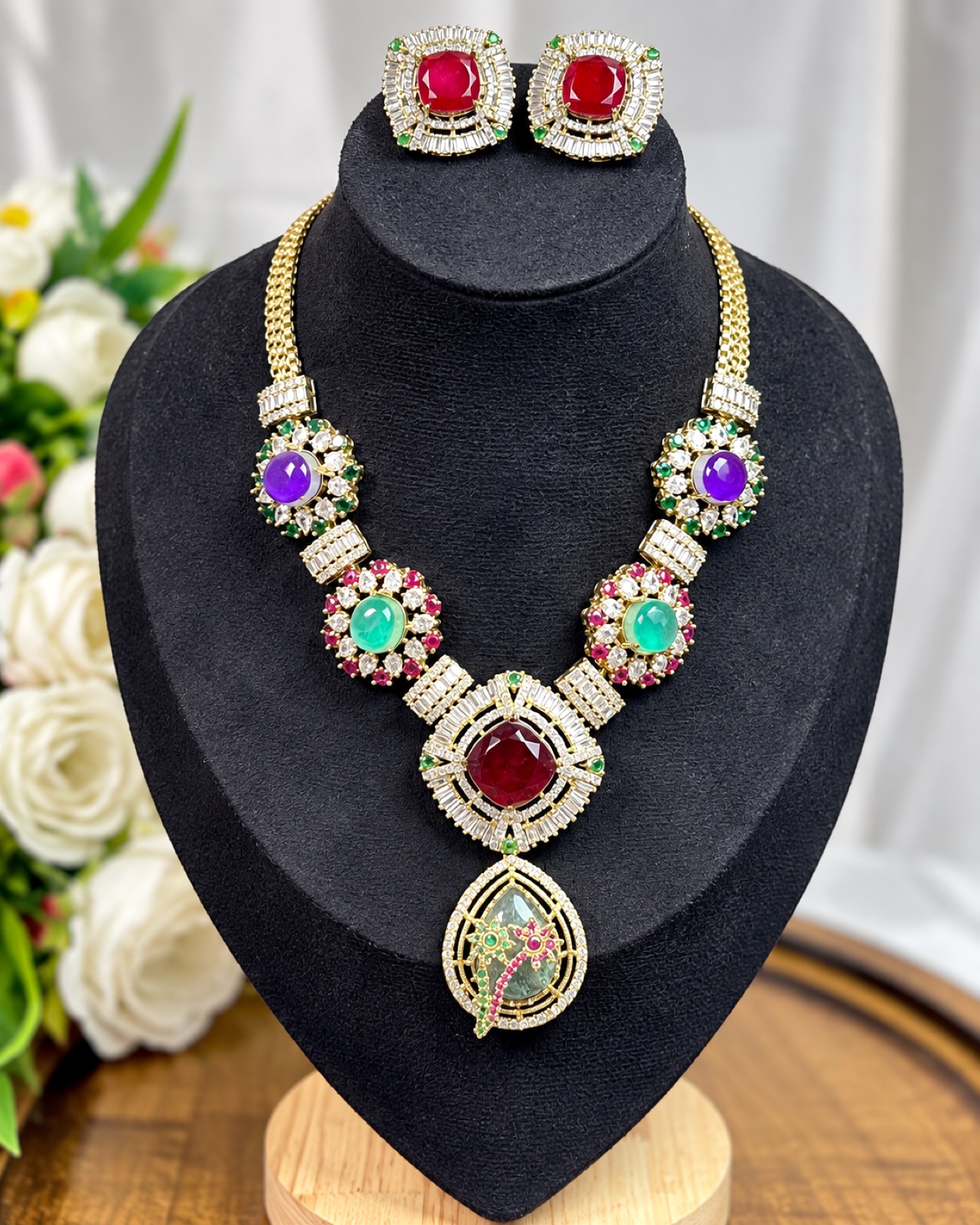 Sabya neckpiece